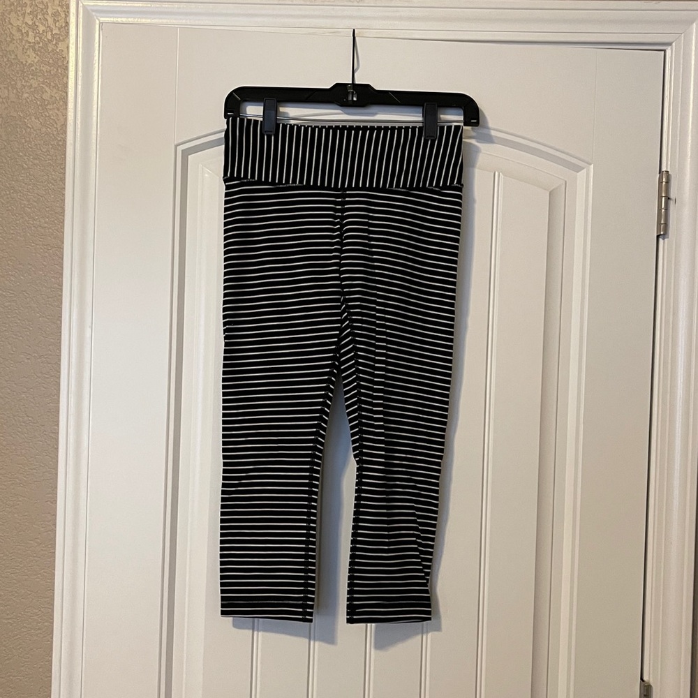 Lululemon Wunder Under Parallel Black & White Crop